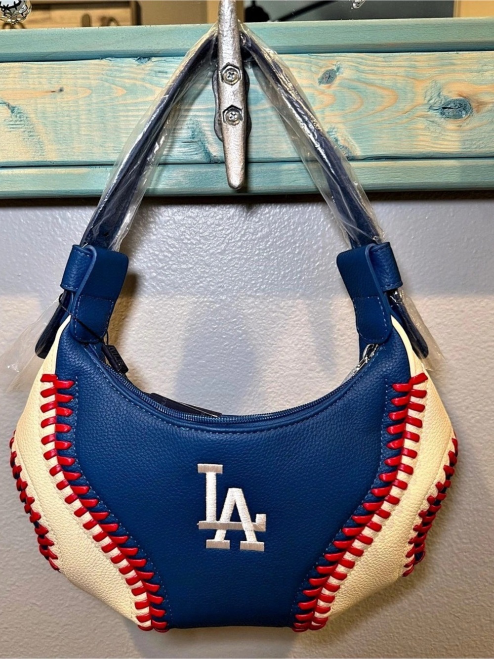 The Montana West LA Dodgers Baseball Stitch Shoulder Bag NWT